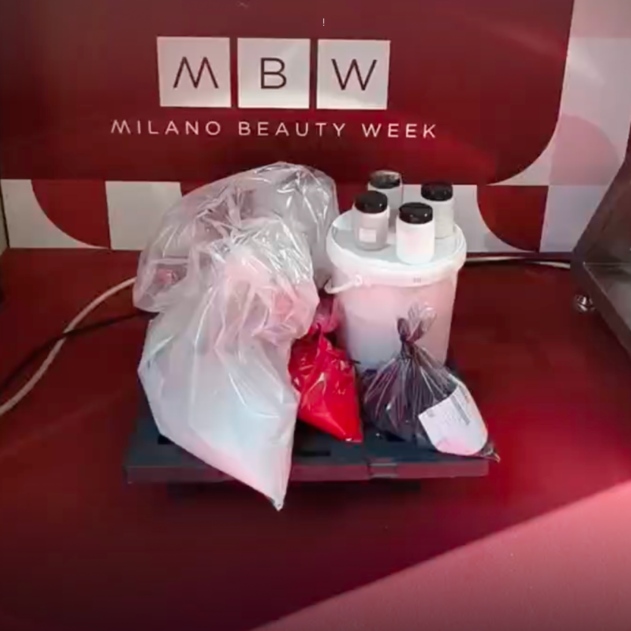 Raw materials for compact powder production at Milano Beauty Week